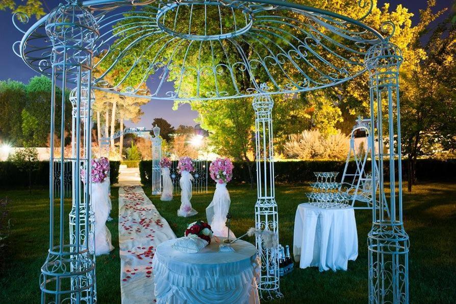 Dushanbe Serena Hotel Exterior foto