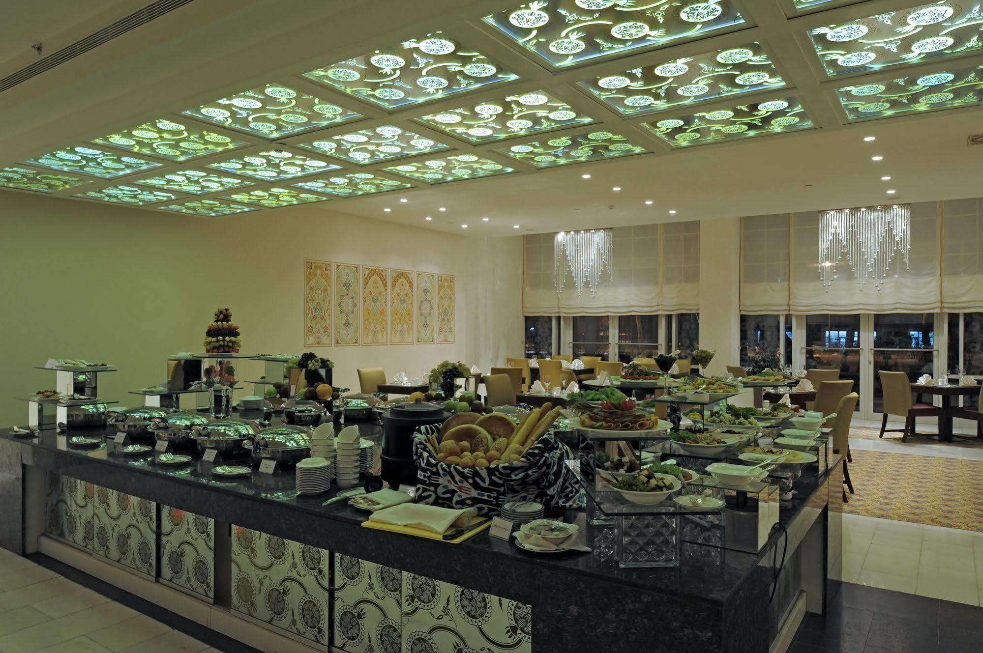 Dushanbe Serena Hotel Exterior foto